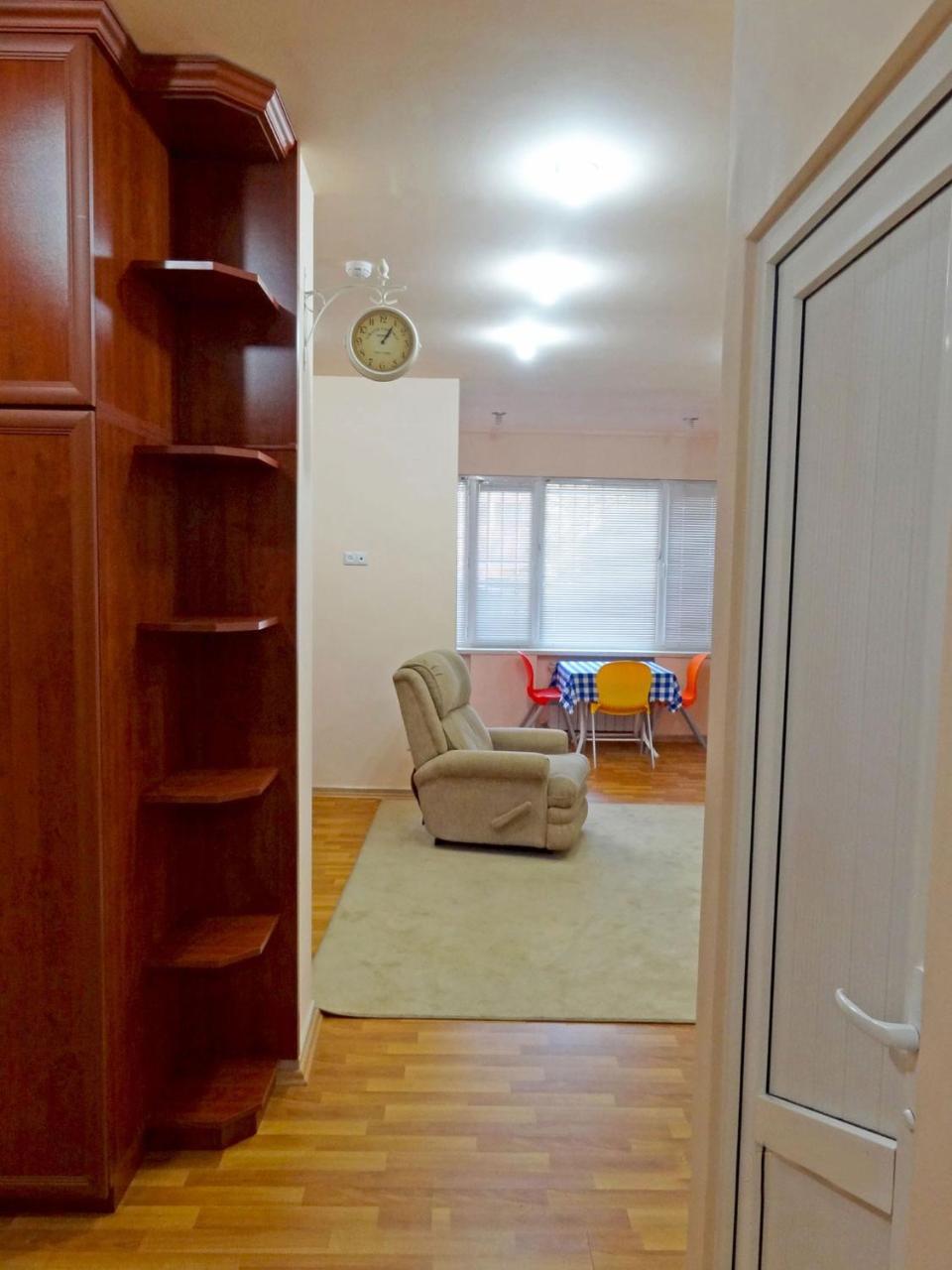 Apartment In The Center Of Yerevan By The Republic Square Exterior foto